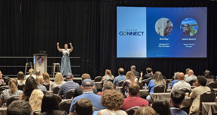 Sara Diaz speaking on stage
